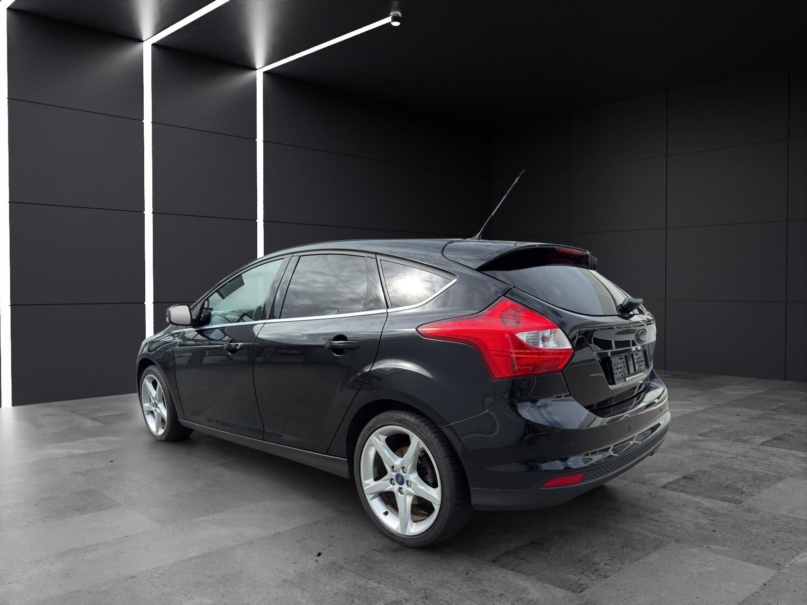 FORD Focus 1.6i EcoB SCTi 182 Titanium, Petrol, Second hand / Used, Manual - 3