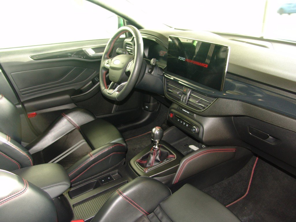 FORD Focus 2.3 EcoB ST X, Benzin, Occasion / Gebraucht, Handschaltung - 5