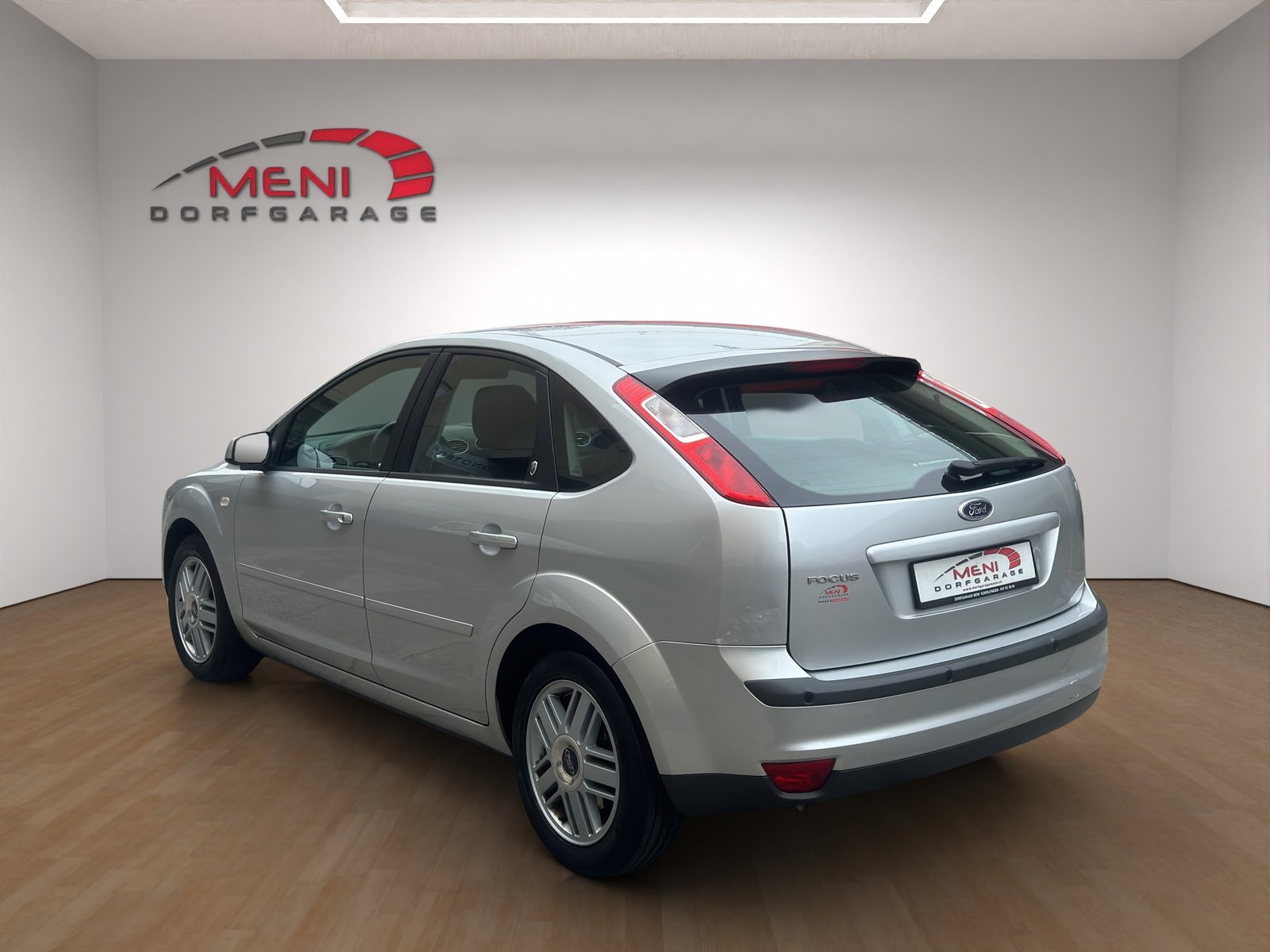 FORD Focus 2.0i Carving, Benzin, Occasion / Gebraucht, Handschaltung - 4