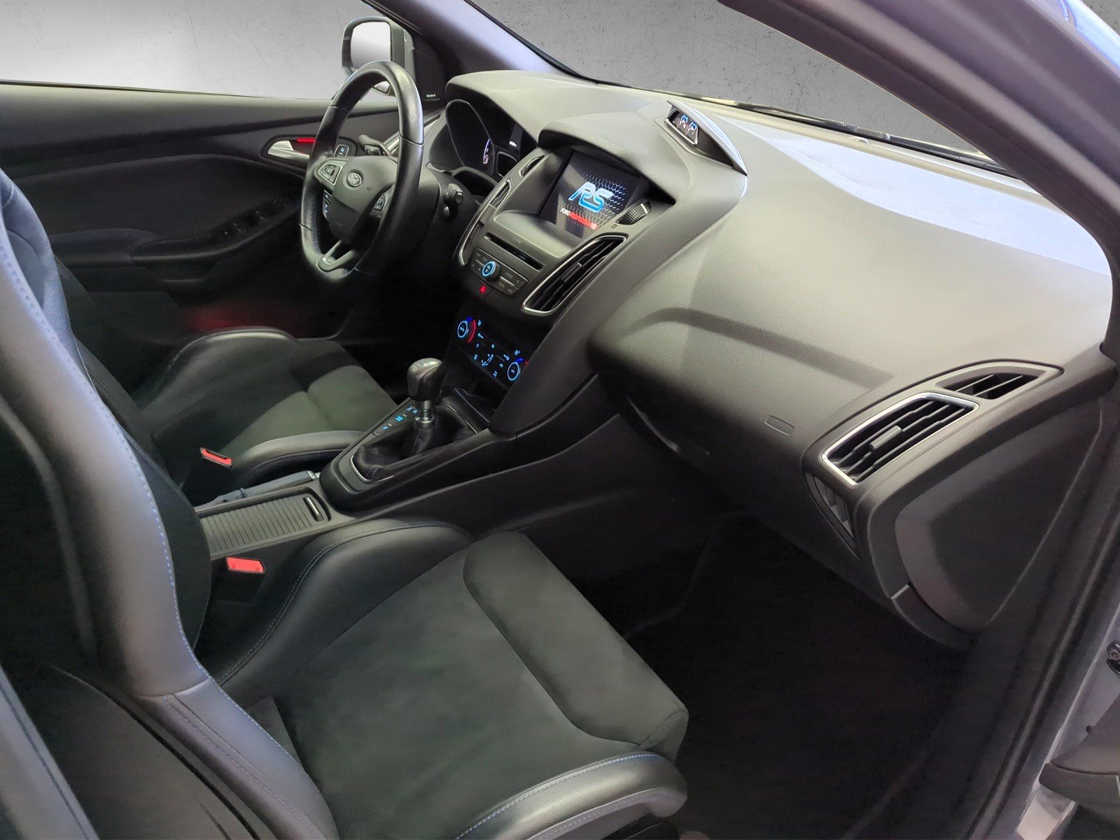 FORD Focus 2.3 EcoBoost RS+ AWD, Benzin, Occasion / Gebraucht, Handschaltung - 7