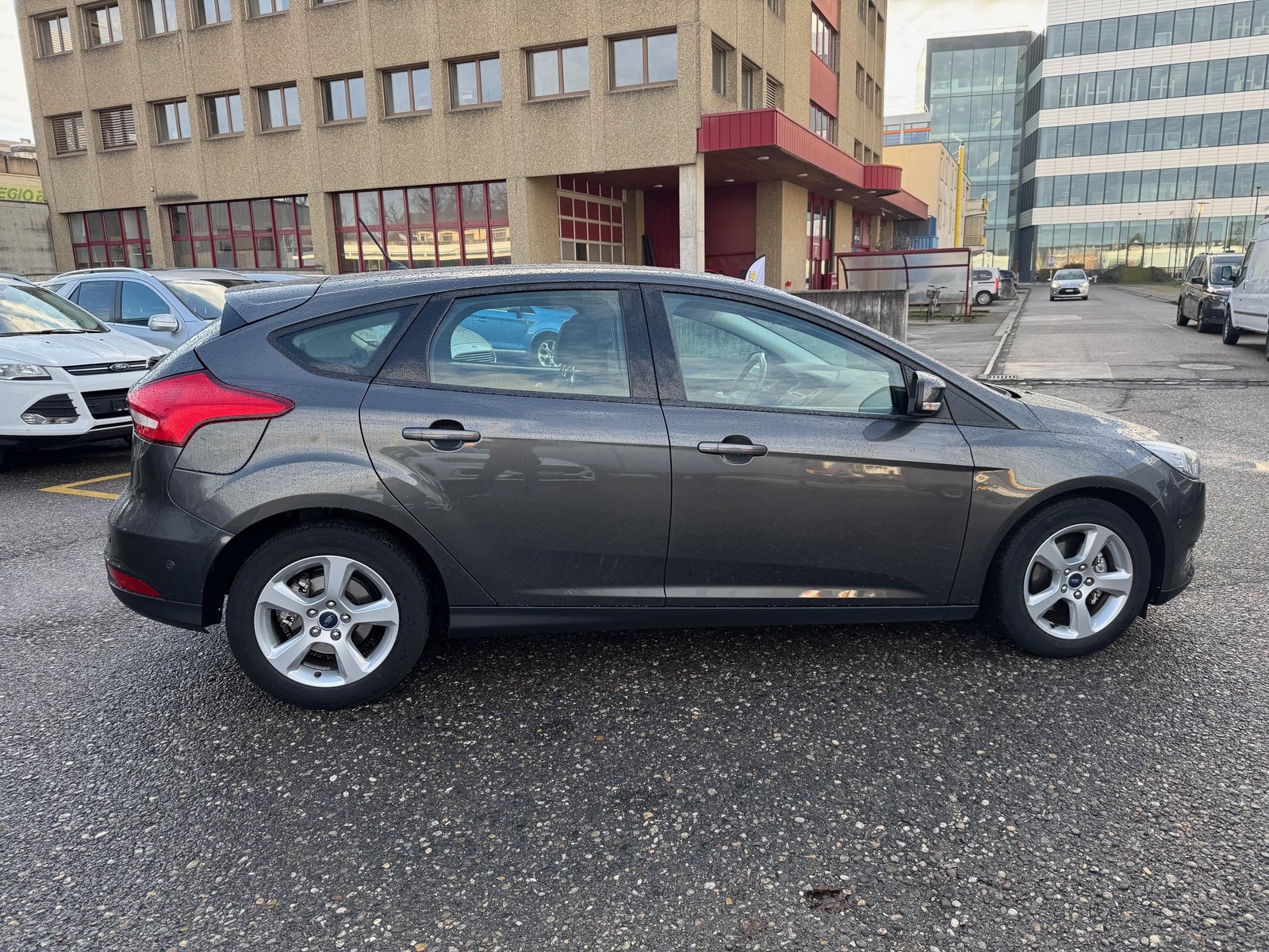 FORD Focus 1.0 SCTi Trend Automatic, Petrol, Second hand / Used, Automatic - 2