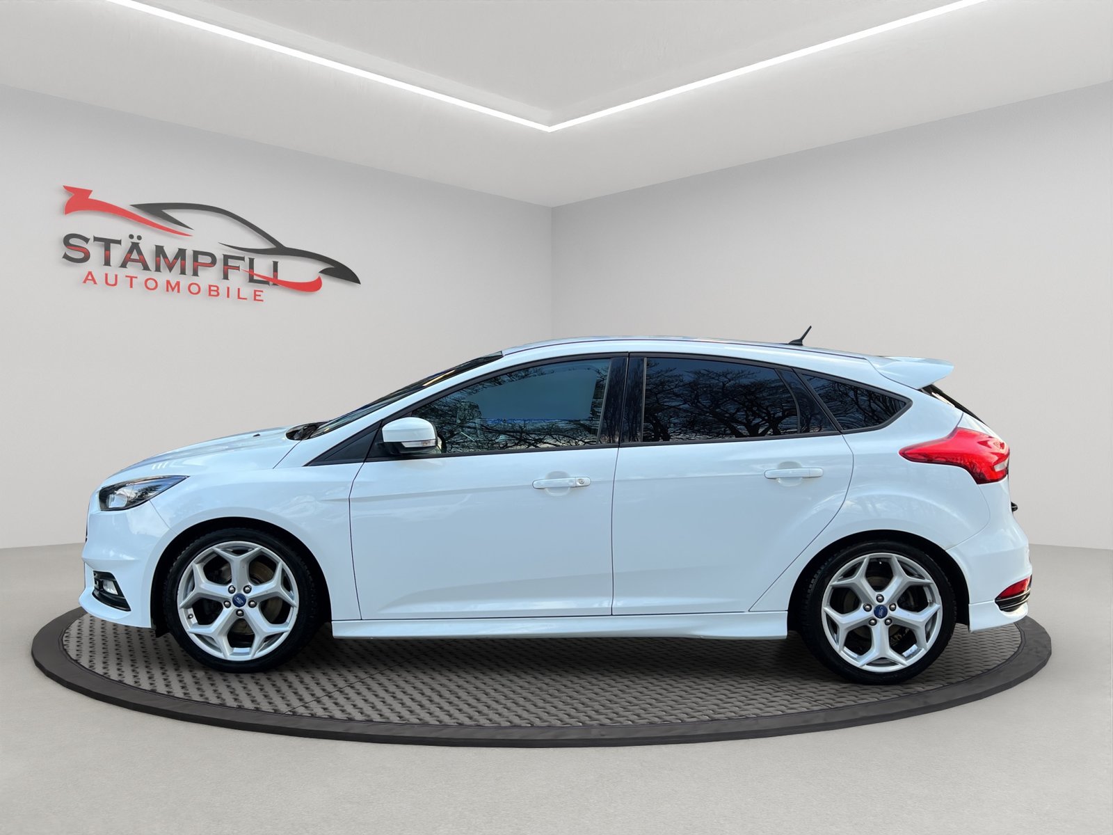 FORD Focus 2.0 SCTi ST2, Essence, Occasion / Utilisé, Manuelle - 2