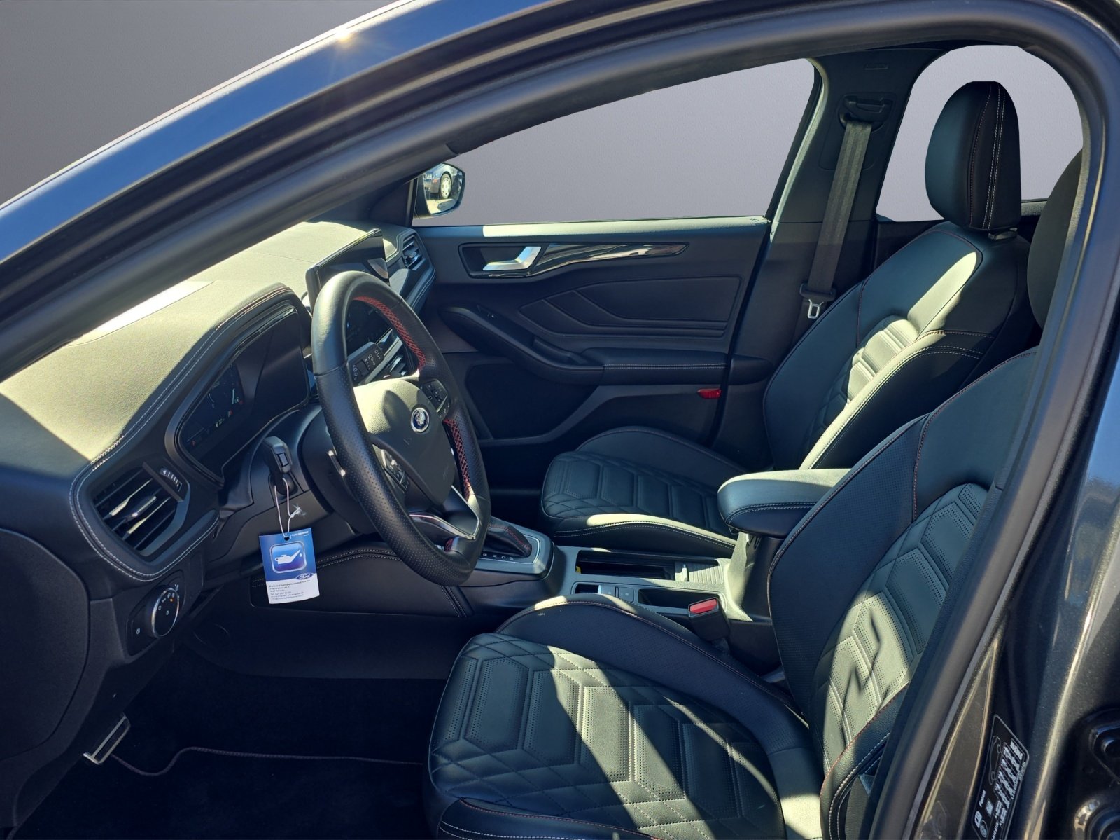 FORD Focus 1.0i EcoB Hybrid 155 ST-Line Vignale, Mild-Hybrid Petrol/Electric, Second hand / Used, Automatic - 5