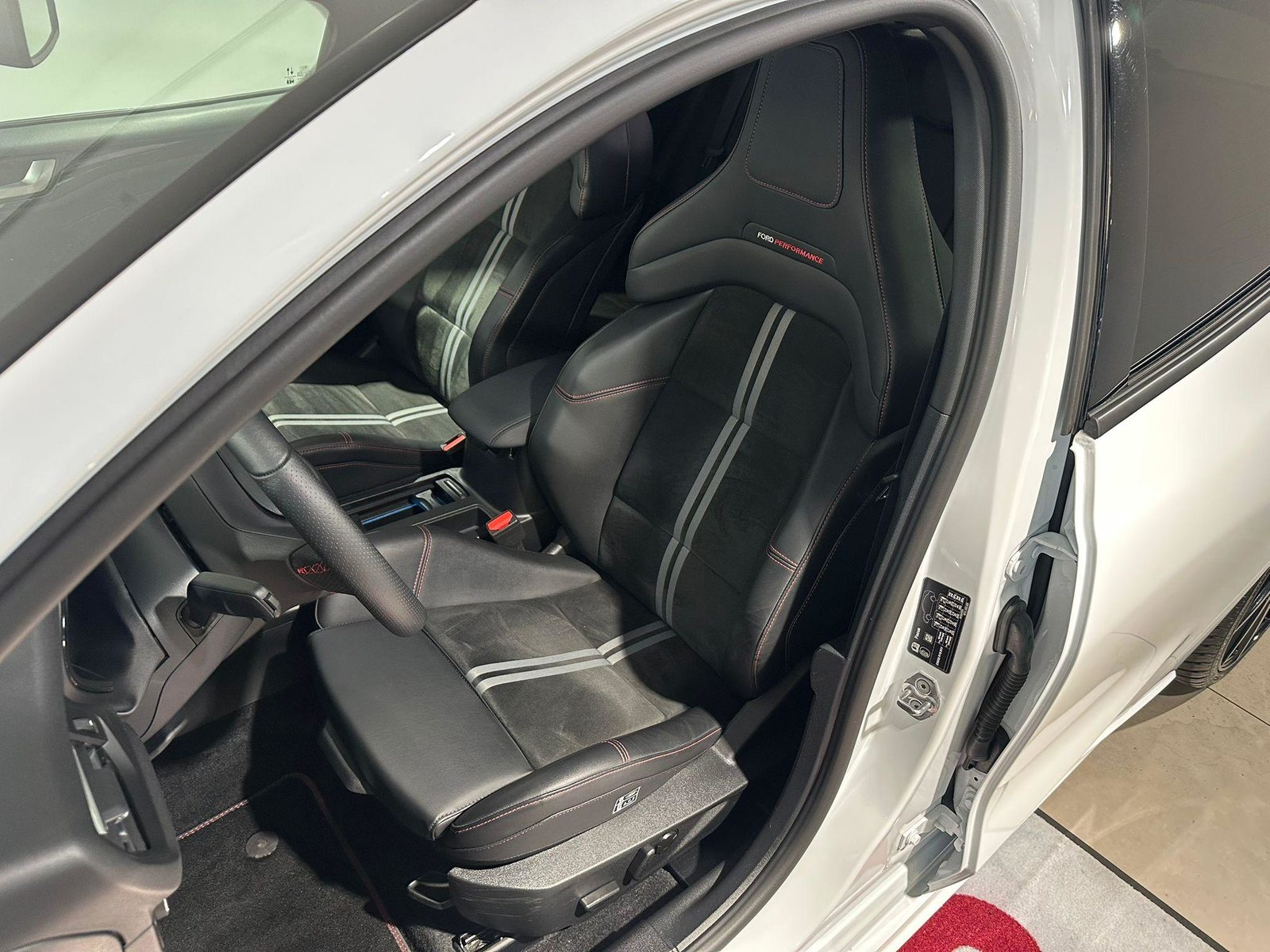 FORD Focus 2.3 EcoB ST X, Petrol, Second hand / Used, Automatic - 6