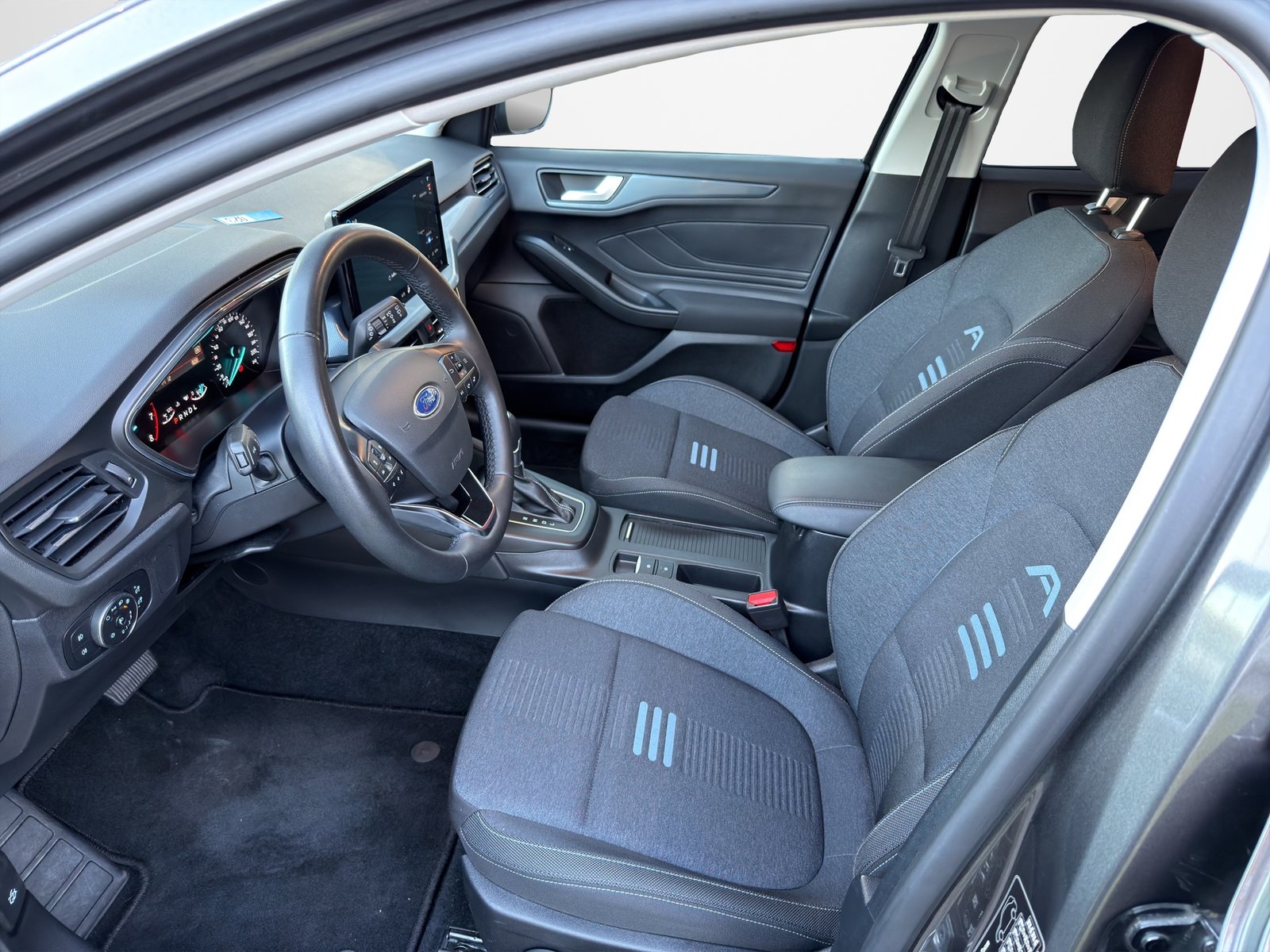 FORD Focus 1.0 MHEV Active Automatic, Hybride Léger Essence/Électricité, Occasion / Utilisé, Automatique - 7