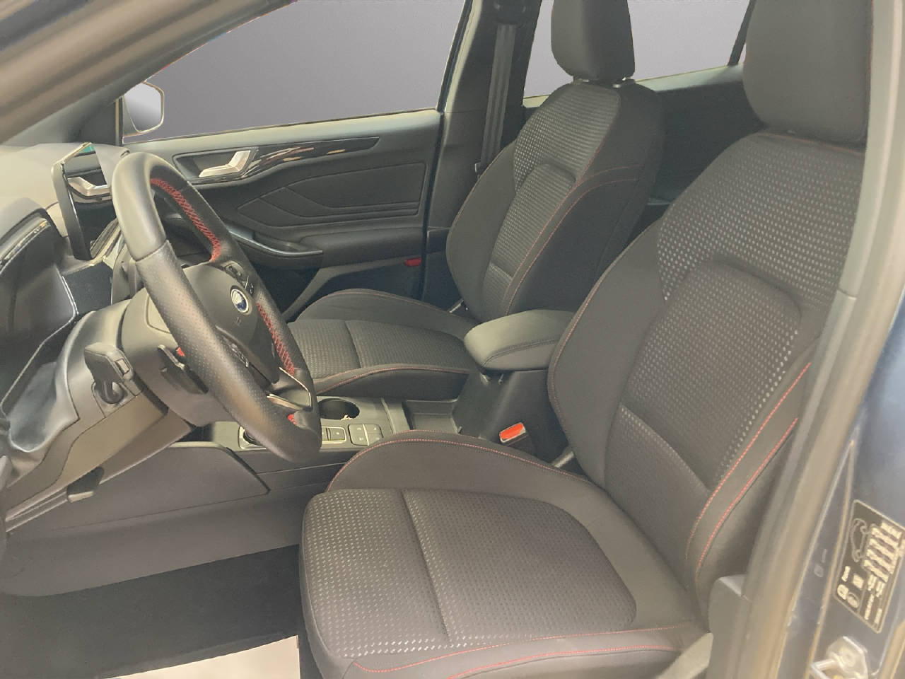 FORD Focus 1.0i EcoBoost 125 PS ST-Line, Benzin, Occasion / Gebraucht, Automatik - 5