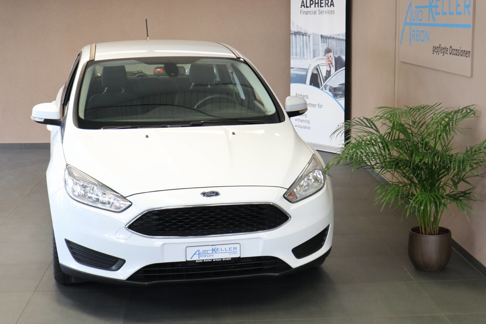 FORD Focus 1.0i EcoB Trend, Petrol, Second hand / Used, Manual - 4