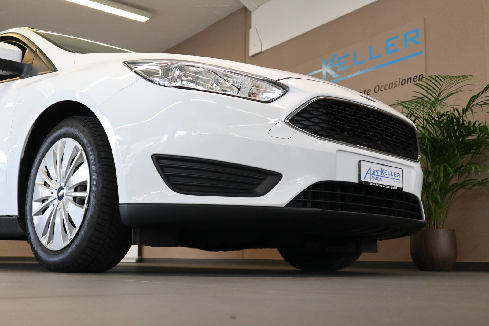 FORD Focus 1.0i EcoB Trend, Petrol, Second hand / Used, Manual - 6