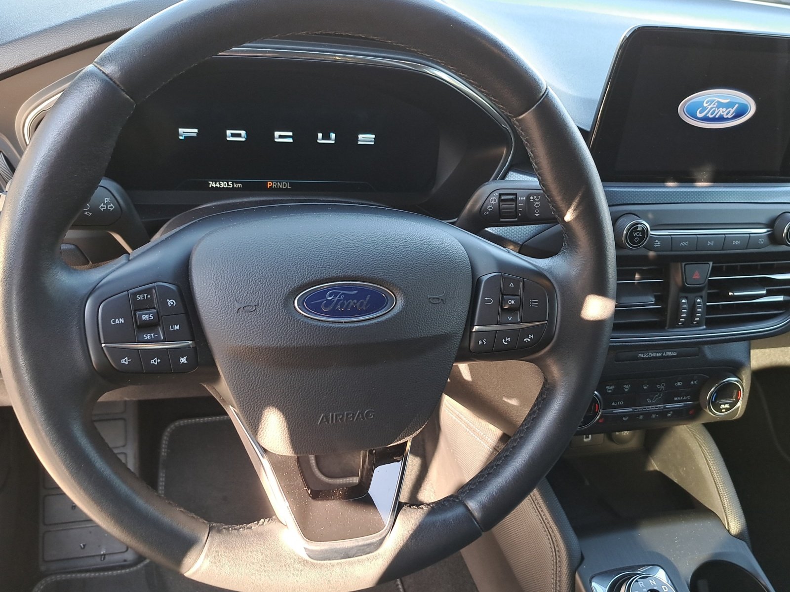 FORD Focus 1.0 SCTi Active X Automatique, Benzin, Occasion / Gebraucht, Automatik - 7