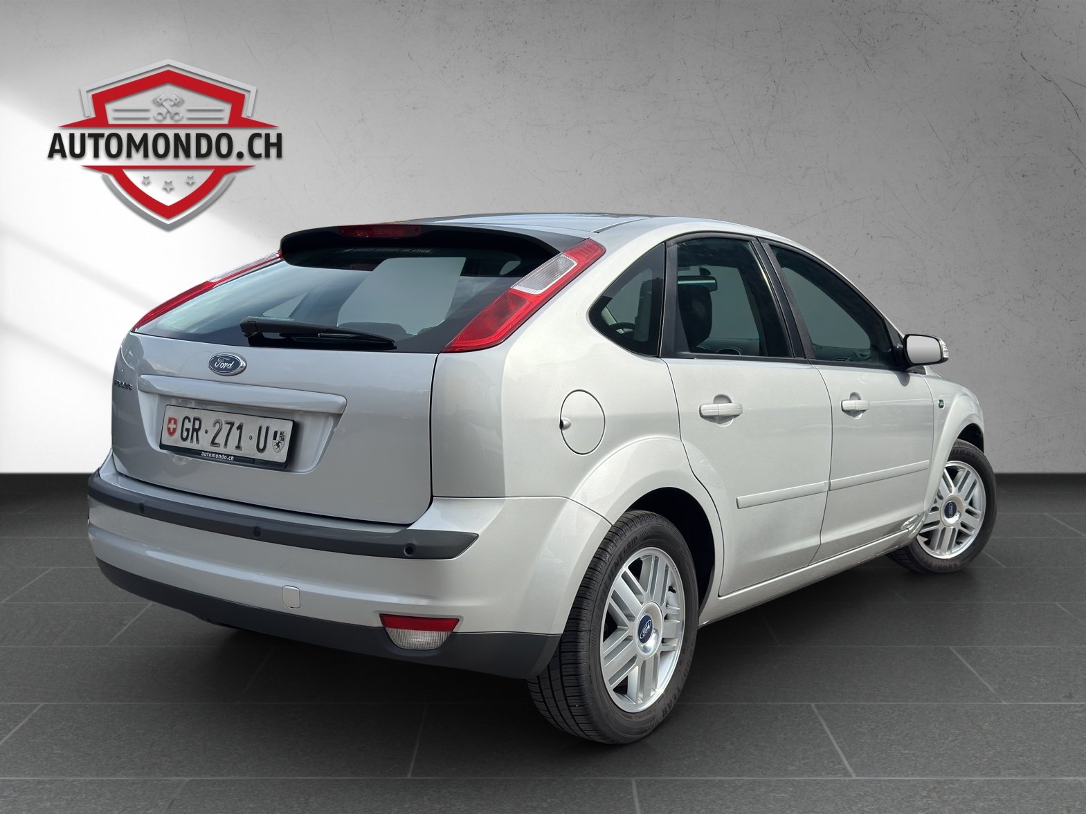 FORD Focus 2.0i Ghia, Benzin, Occasion / Gebraucht, Handschaltung - 5