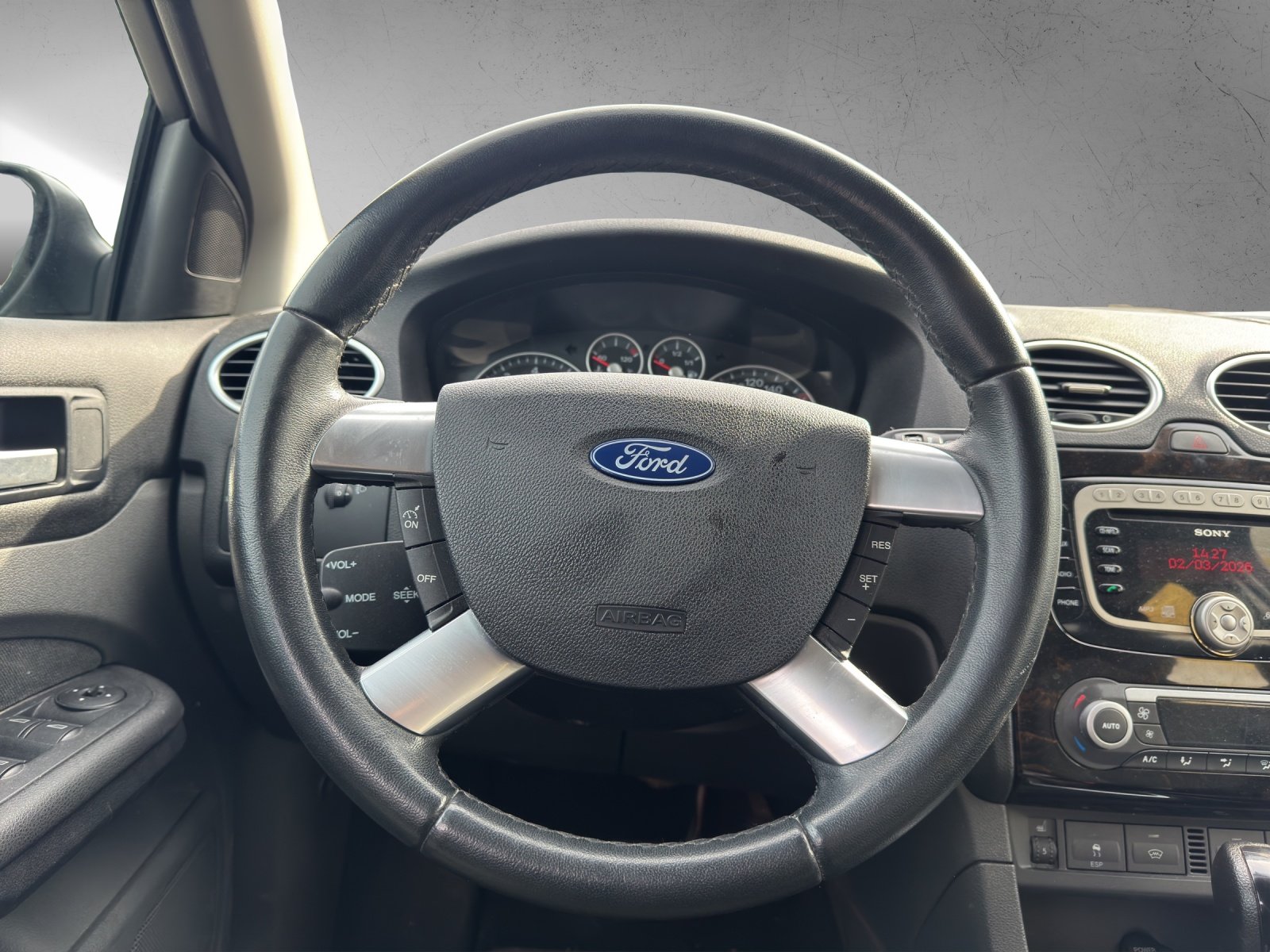 FORD Focus 2.0i Ghia, Benzin, Occasion / Gebraucht, Handschaltung - 7