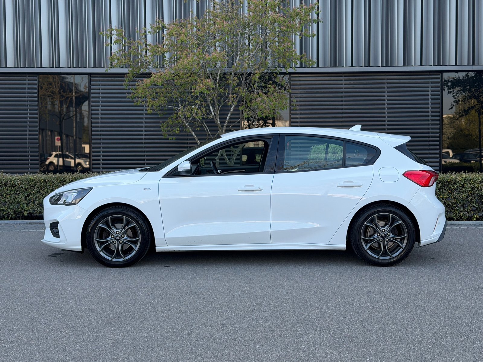 FORD Focus 1.0 SCTi ST Line, Essence, Occasion / Utilisé, Manuelle - 2
