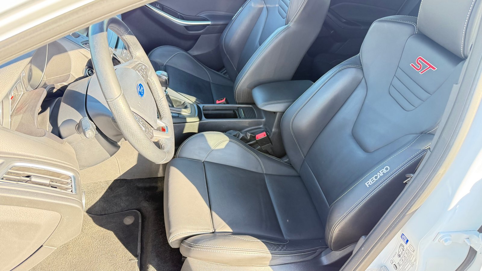 FORD Focus 2.0 SCTi ST3, Benzin, Occasion / Gebraucht, Handschaltung - 2