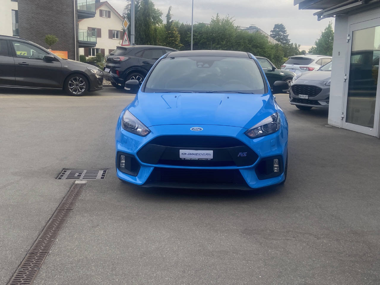 FORD Focus 2.3 EcoB RS+ Special Edition, Benzin, Occasion / Gebraucht, Handschaltung - 2