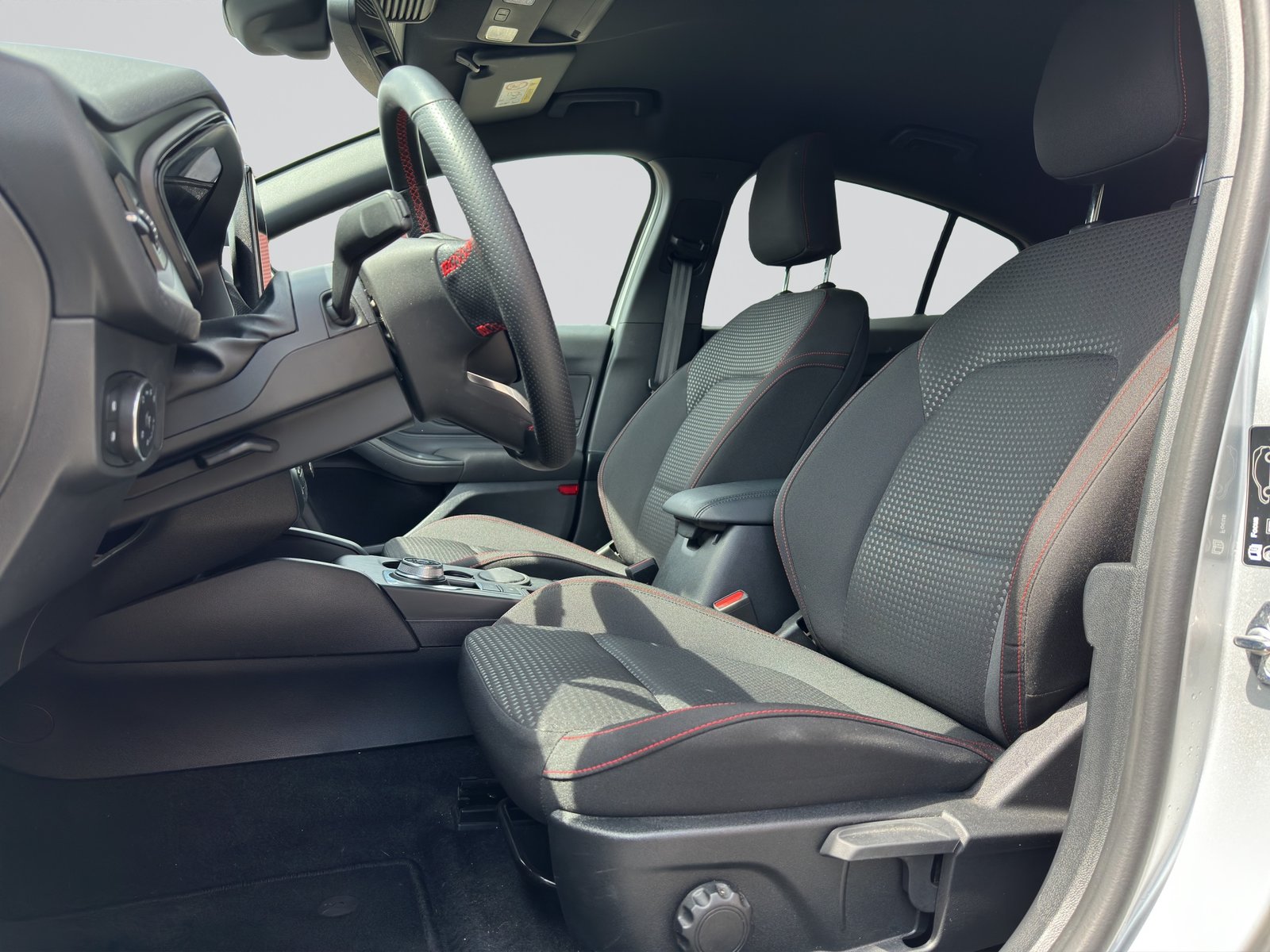 FORD Focus 1.5 EcoBlue ST-Line Automatic, Diesel, Occasion / Utilisé, Automatique - 6