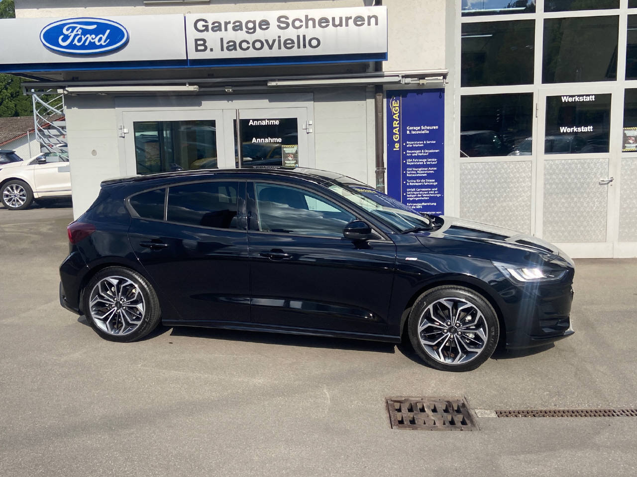 FORD Focus 1.0i EcoB Hybrid 155 ST-Line X, Mild-Hybrid Petrol/Electric, Second hand / Used, Automatic - 7