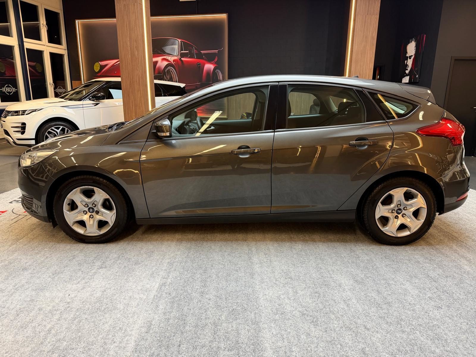 FORD Focus 1.5 TDCi EcoN Titanium, Diesel, Second hand / Used, Manual - 5