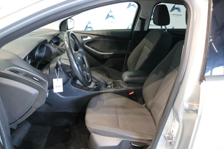 FORD Focus 1.0 SCTi Titanium, Essence, Occasion / Utilisé, Manuelle - 3
