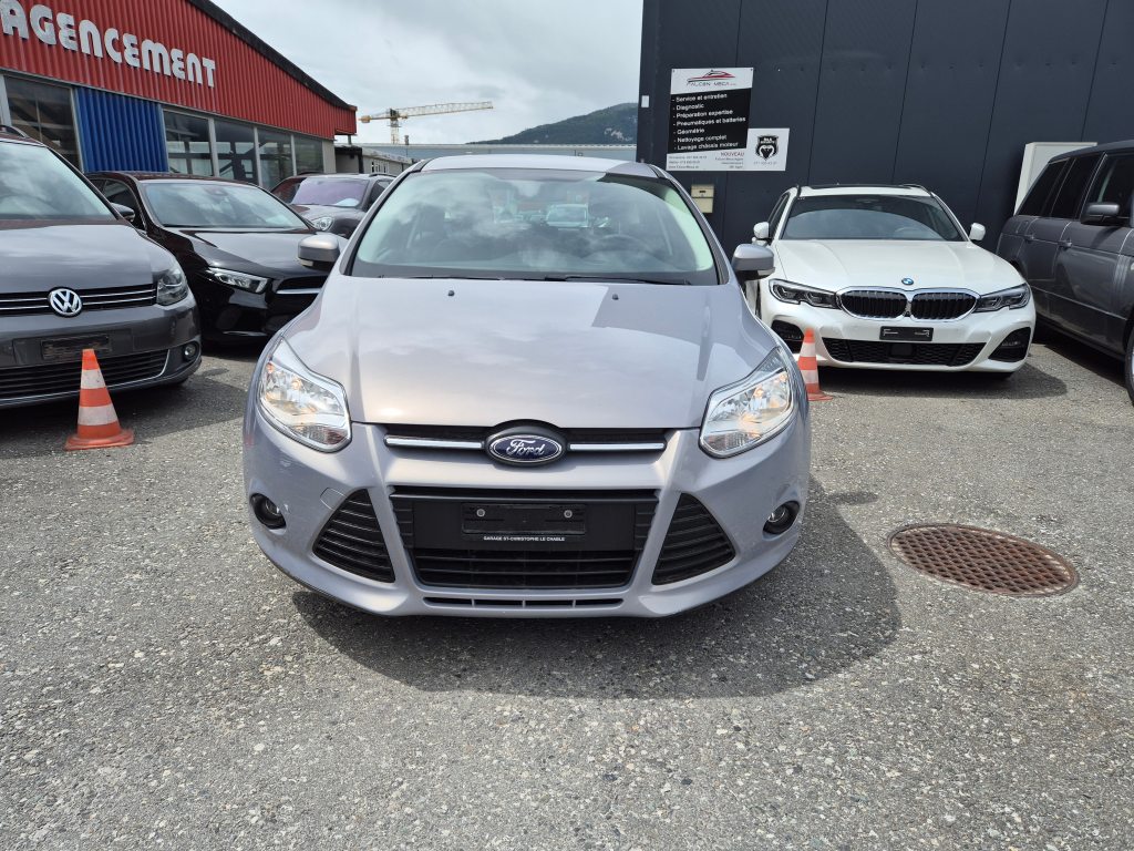 FORD FOCUS 1.6i Ti-VCT 125 Carving, Essence, Occasion / Utilisé, Automatique - 2