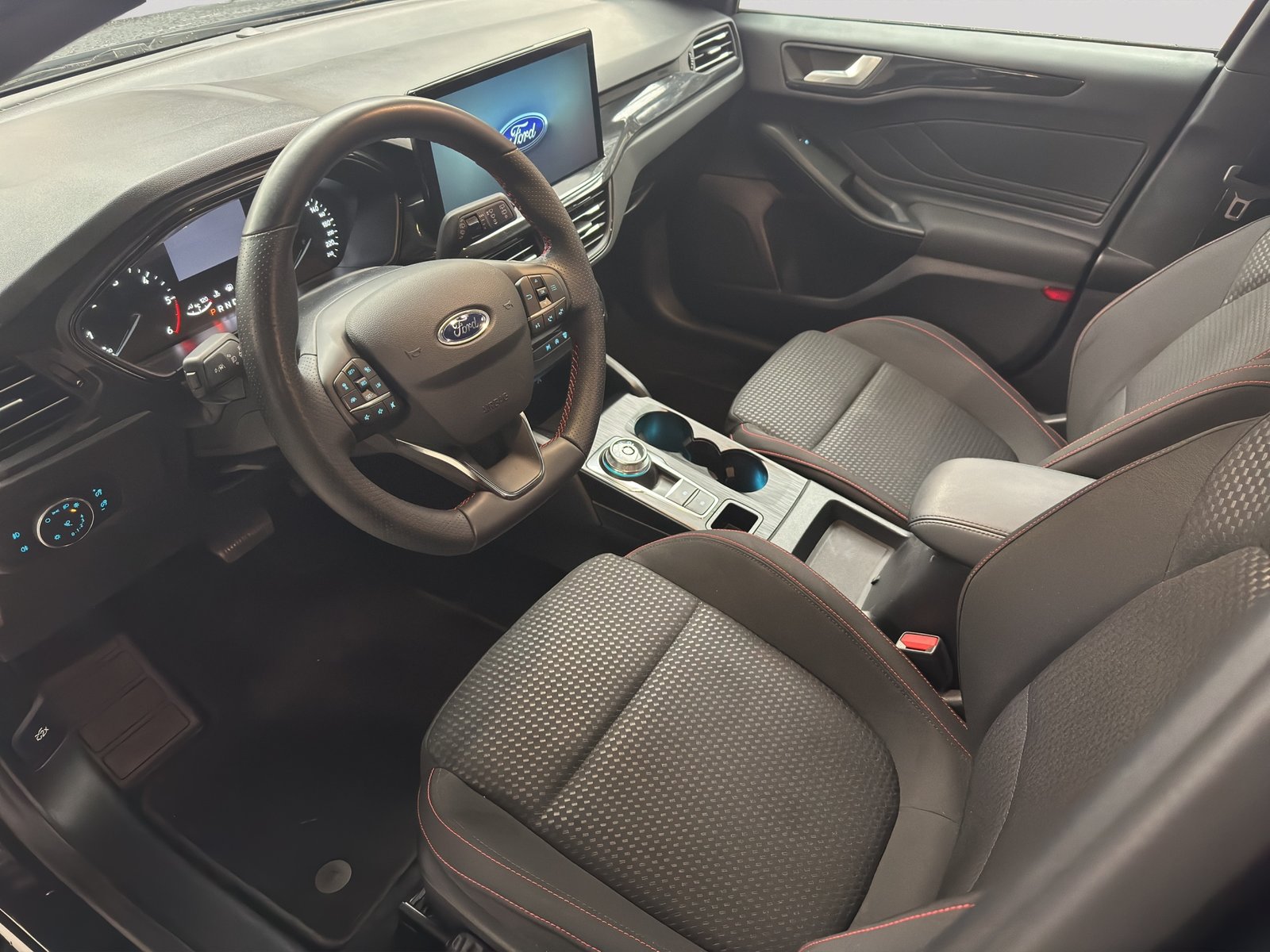FORD Focus 1.5 TDCi EcoBlue ST-Line Automatic, Diesel, Occasion / Utilisé, Automatique - 6