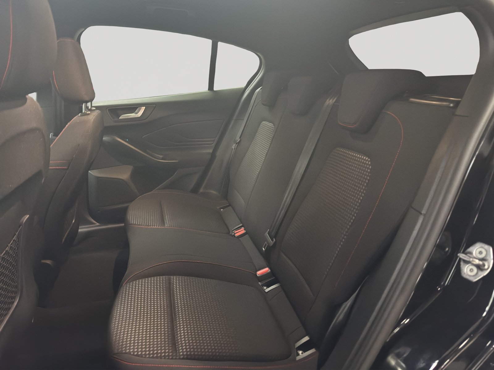 FORD Focus 1.5 TDCi EcoBlue ST-Line Automatic, Diesel, Occasion / Utilisé, Automatique - 7