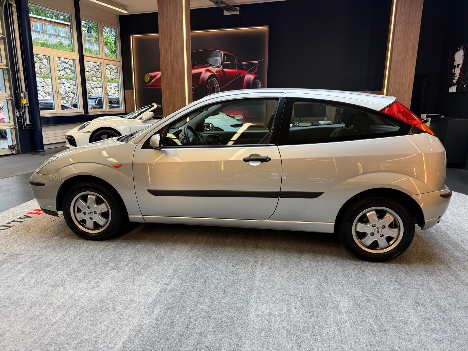 FORD Focus 1.6i 16V Ambiente, Essence, Occasion / Utilisé, Manuelle - 4