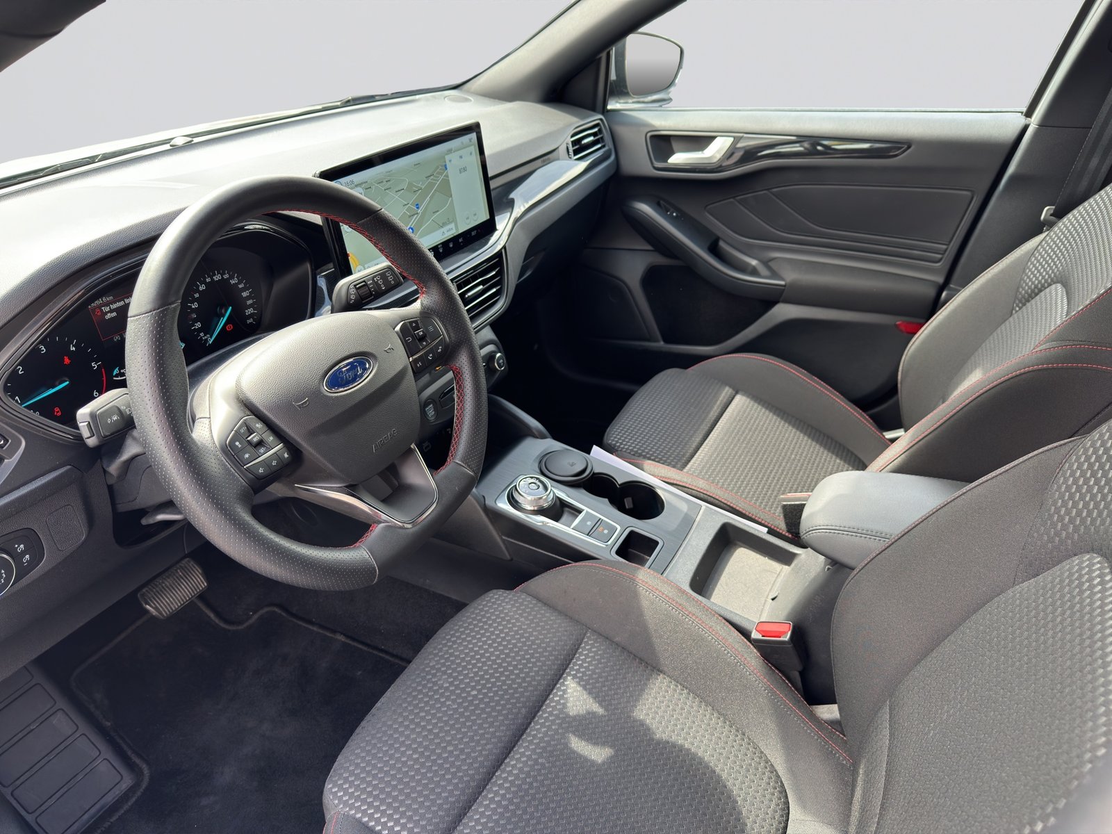 FORD Focus 1.5 TDCi EcoBlue ST-Line Automatic, Diesel, Occasion / Gebraucht, Automatik - 7