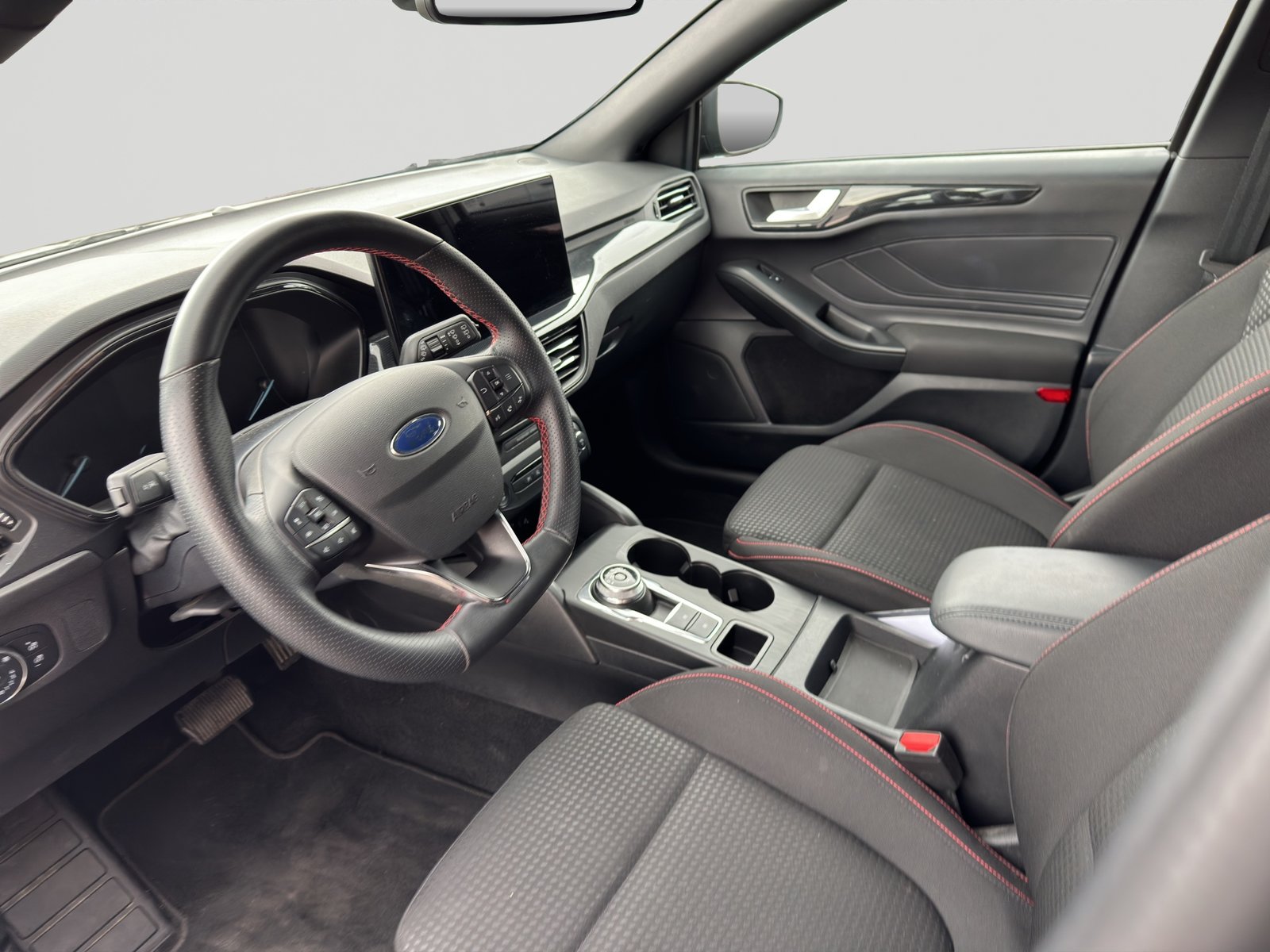 FORD Focus 1.5 TDCi EcoBlue ST-Line Automatic, Diesel, Occasion / Gebraucht, Automatik - 7