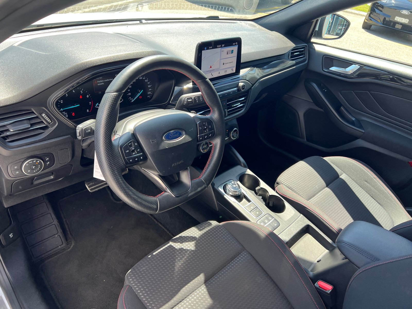 FORD Focus 1.0 SCTi ST Line Automatic, Essence, Occasion / Utilisé, Automatique - 6