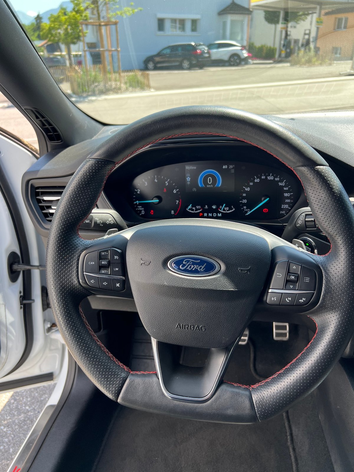 FORD Focus 1.0 SCTi ST Line Automatic, Essence, Occasion / Utilisé, Automatique - 7