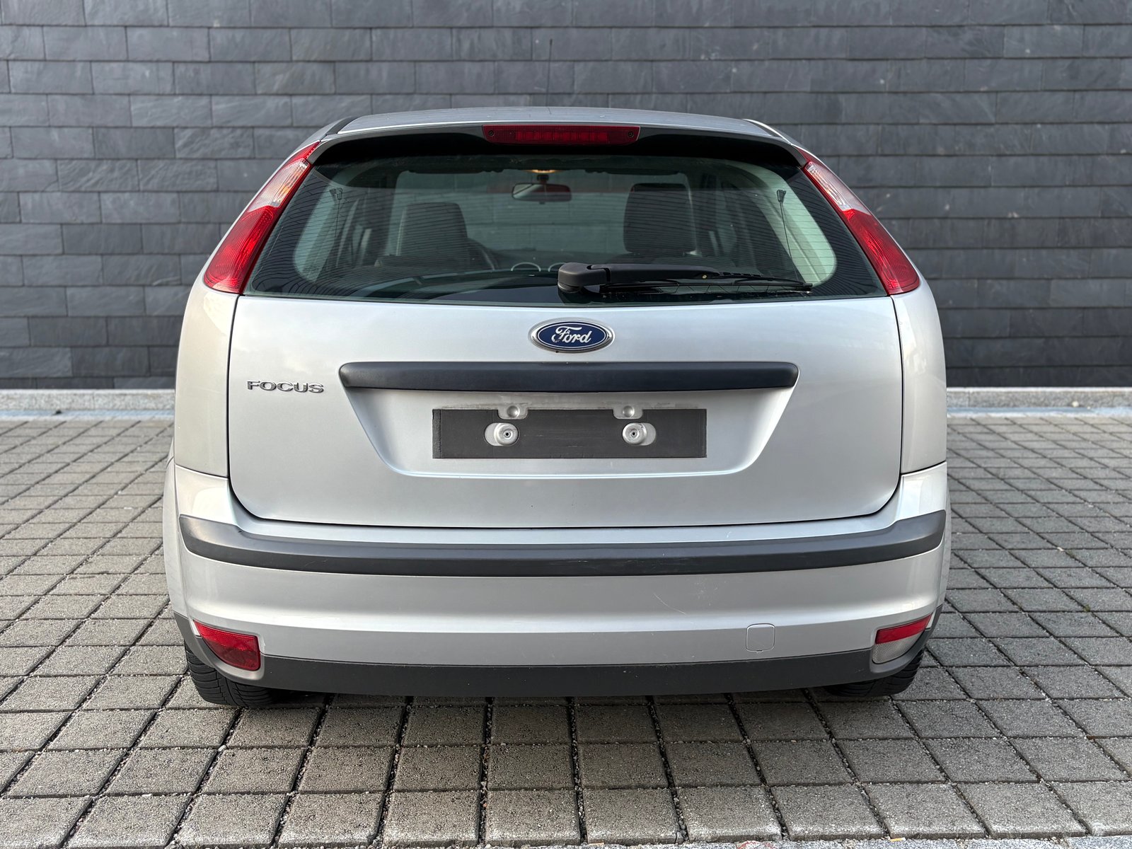 FORD Focus 1.4i Ambiente, Essence, Occasion / Utilisé, Manuelle - 7