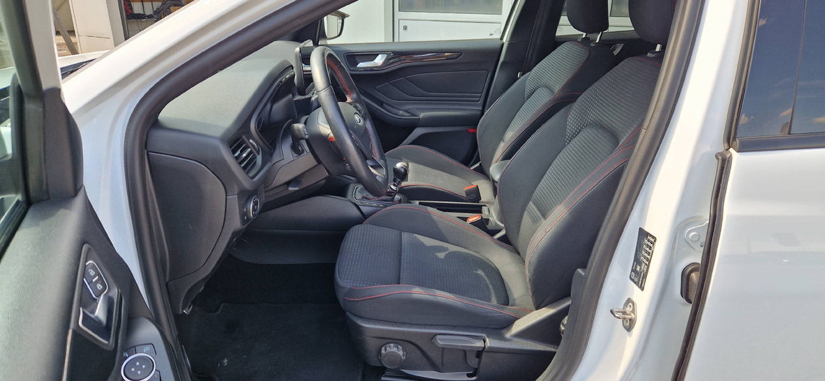 FORD Focus 1.0i EcoB 125 ST-Line, Petrol, Second hand / Used, Manual - 5
