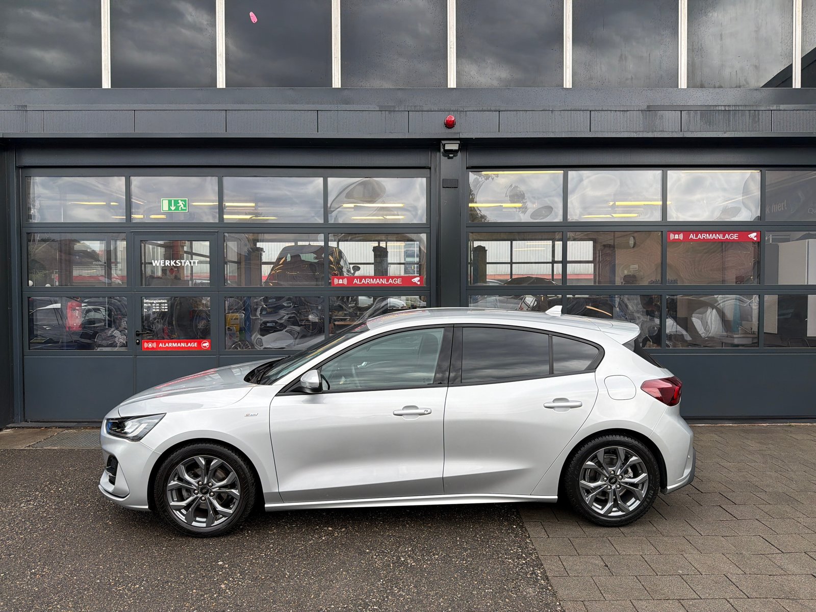 FORD Focus 1.5 TDCi EcoBlue ST-Line Automatic, Diesel, Occasion / Gebraucht, Automatik - 3