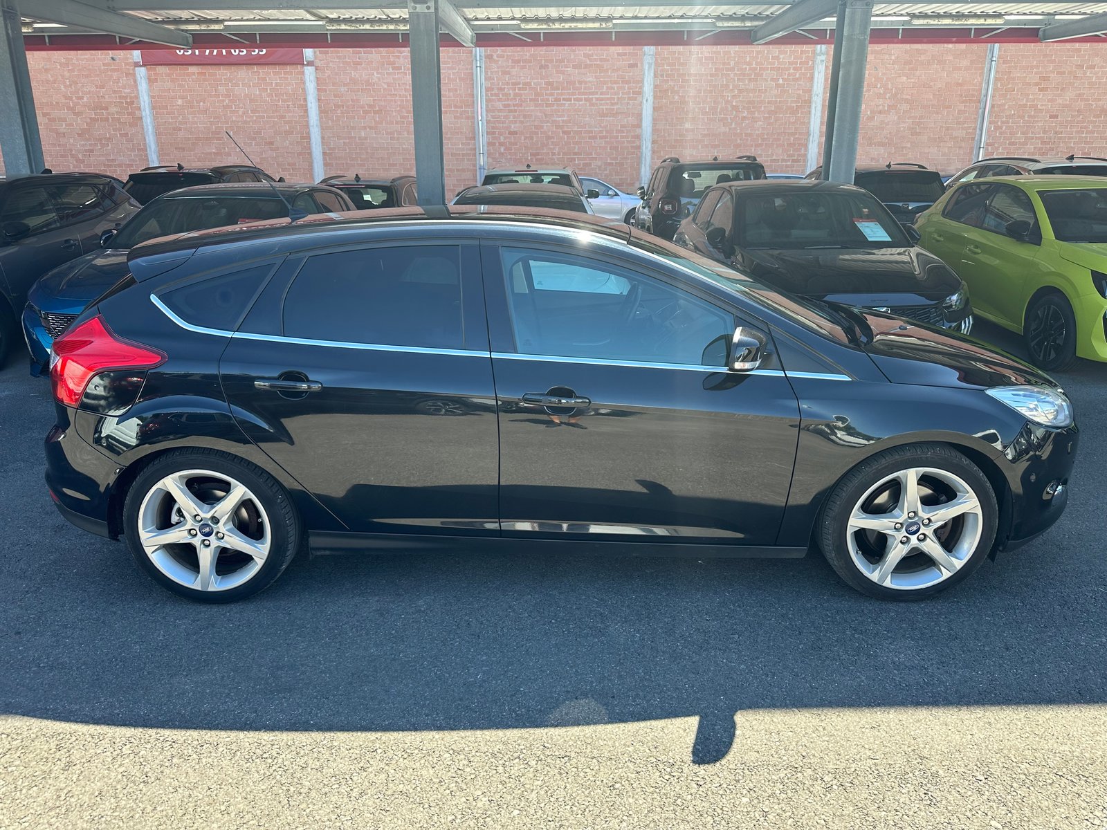 FORD Focus 1.6 SCTi Titanium, Petrol, Second hand / Used, Manual - 2