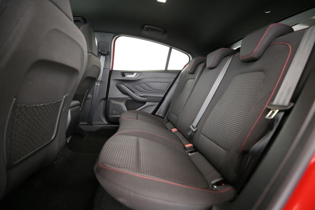 FORD Focus 1.0i EcoB Hybrid 155 ST-Line Style, Hybride Léger Essence/Électricité, Occasion / Utilisé, Automatique - 6