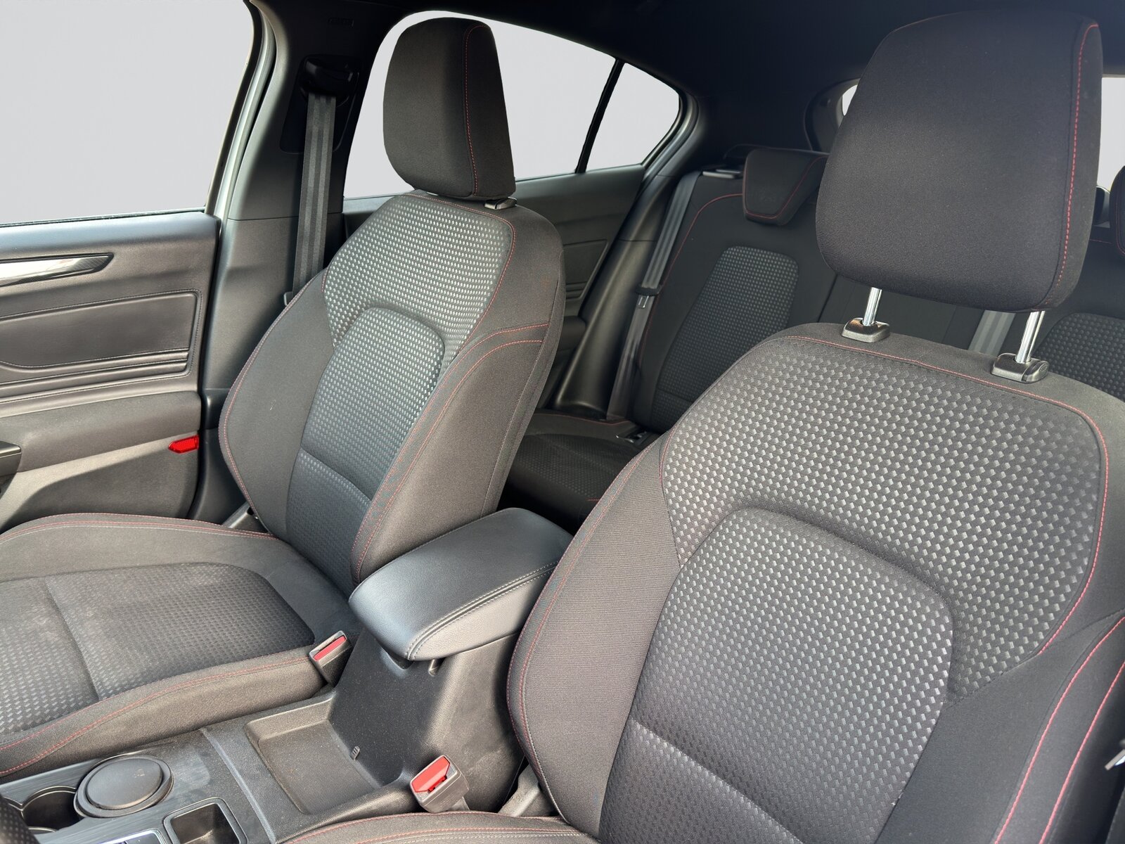 FORD Focus 1.5 TDCi EcoBlue ST-Line Automatic, Diesel, Occasion / Utilisé, Automatique - 6