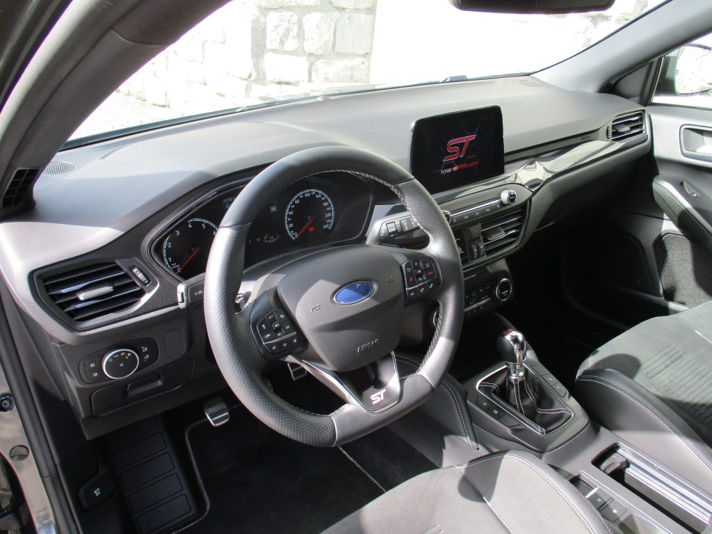 FORD FOCUS 2.3 EcoB ST Pack Styling, Petrol, Second hand / Used, Manual - 5