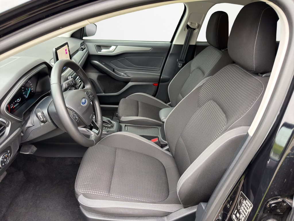 FORD Focus 1.0 MHEV Cool Connect Automatic, Mild-Hybrid Benzin/Elektro, Occasion / Gebraucht, Automatik - 7