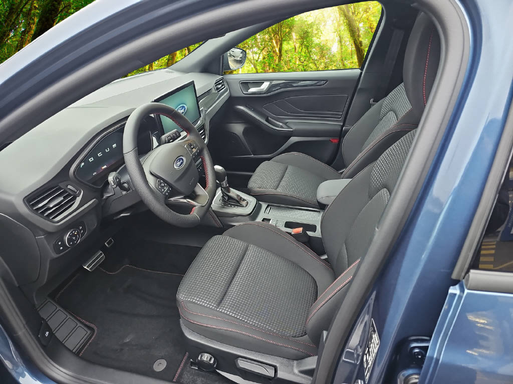 FORD Focus 1.0i EcoB Hybrid 155 ST-Line X, Mild-Hybrid Petrol/Electric, Ex-demonstrator, Automatic - 6