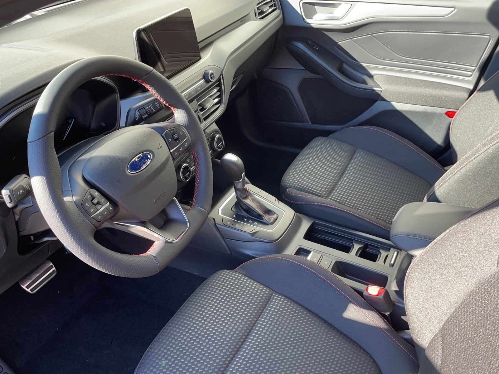 FORD Focus 1.0i EcoB Hybrid 155 ST-Line Style, Mild-Hybrid Petrol/Electric, Ex-demonstrator, Automatic - 5
