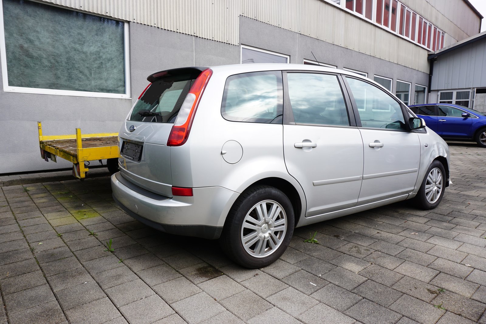 FORD Focus C-Max 2.0 Ghia, Benzin, Occasion / Gebraucht, Handschaltung - 3