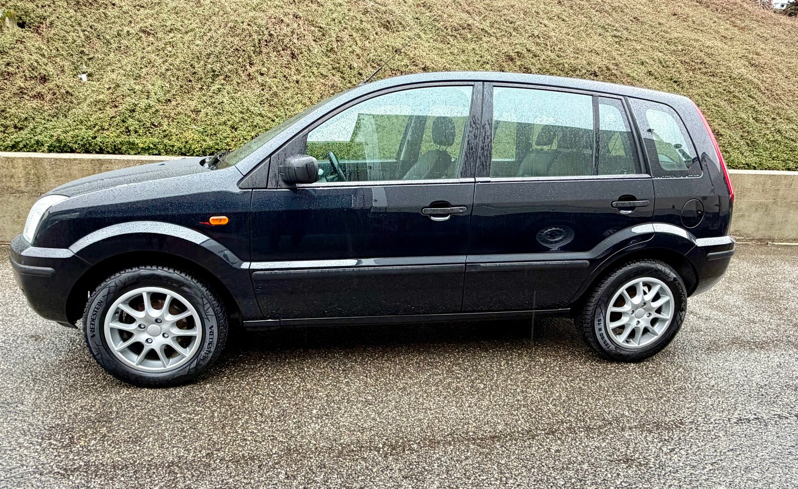 FORD Fusion 1.4 16V Ambiente, Essence, Occasion / Utilisé, Manuelle - 3