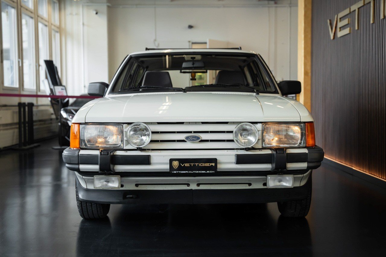 FORD Granada 2800i, Petrol, Second hand / Used, Automatic - 2