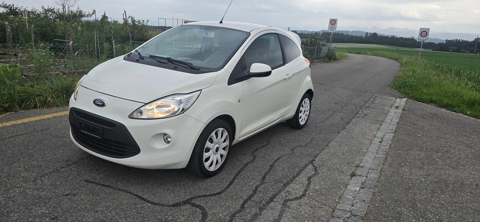 FORD KA 1.25 Titanium, Petrol, Second hand / Used, Manual - 3