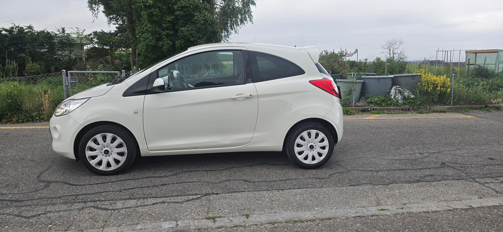 FORD KA 1.25 Titanium, Petrol, Second hand / Used, Manual - 4
