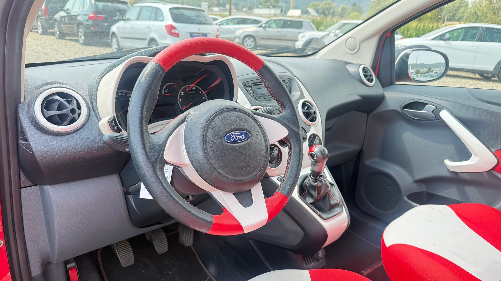 FORD KA 1.25 Titanium, Benzin, Occasion / Gebraucht, Handschaltung - 2