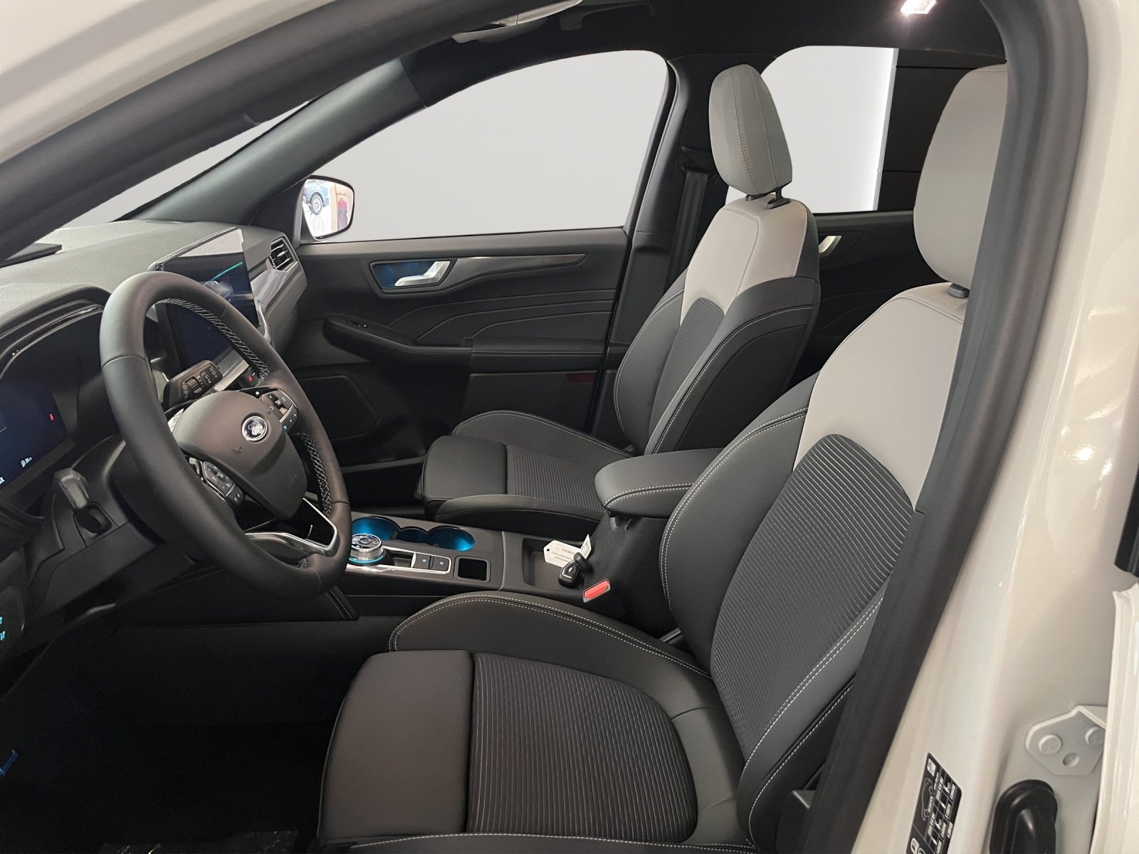 FORD Kuga 2.5 FHEV Sound Edition 4WD, Benzin, Neuwagen, Automatik - 5