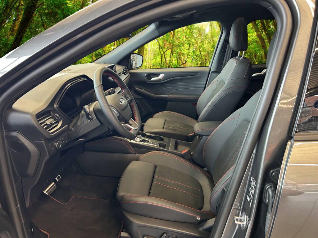 FORD Kuga 2.5 Hybrid ST-Line X 4x4, Voll-Hybrid Benzin/Elektro, Neuwagen, Automatik - 6