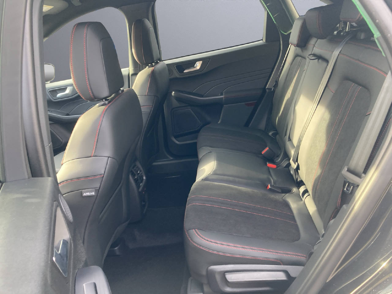 FORD Kuga 2.5 PHEV 242 PS ST-Line X, Plug-in-Hybrid Petrol/Electric, New car, Automatic - 6