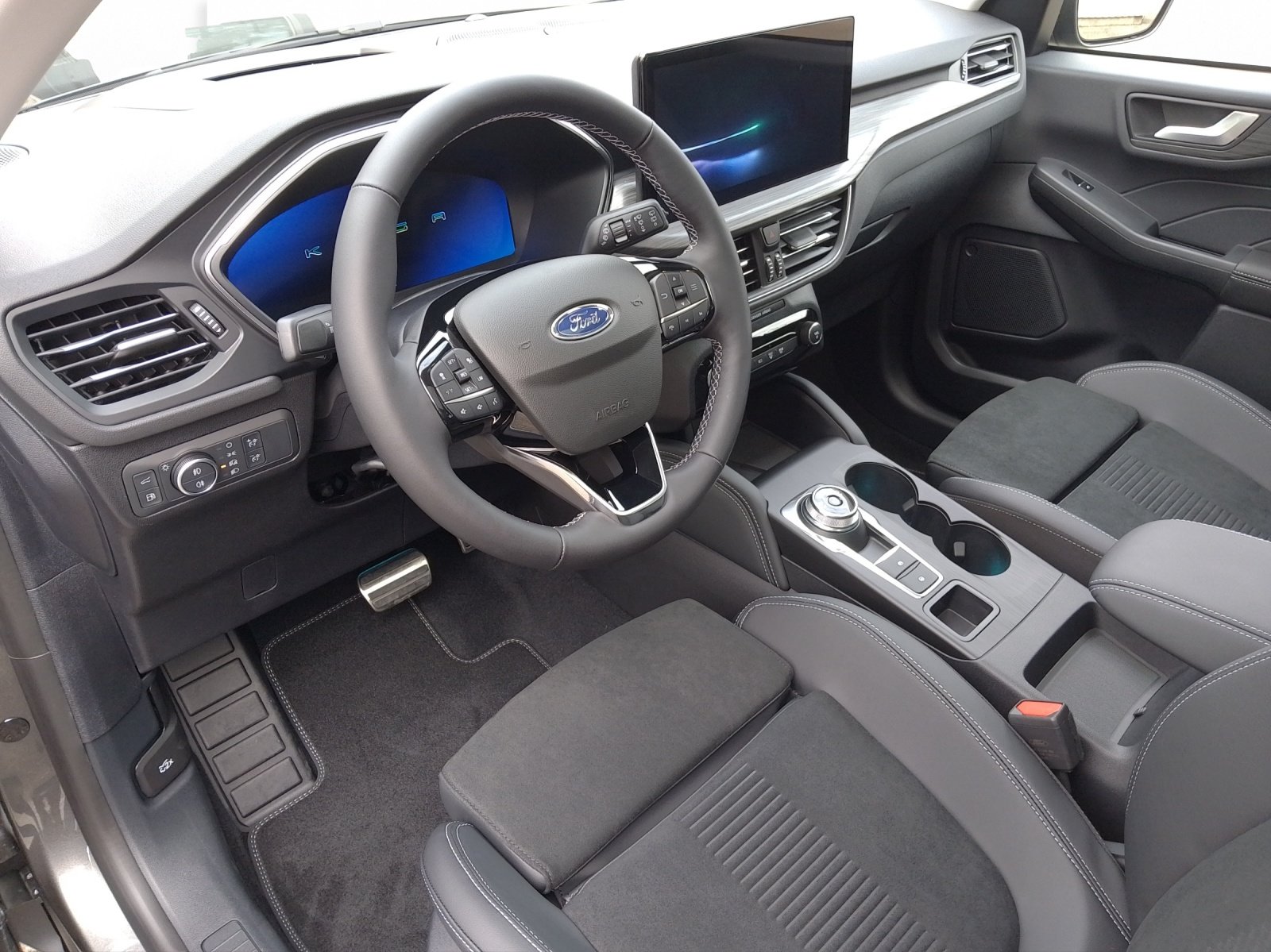 FORD Kuga 2.5 Plug-in Hybrid Active X 242 PS, Plug-in-Hybrid Petrol/Electric, New car, Automatic - 6
